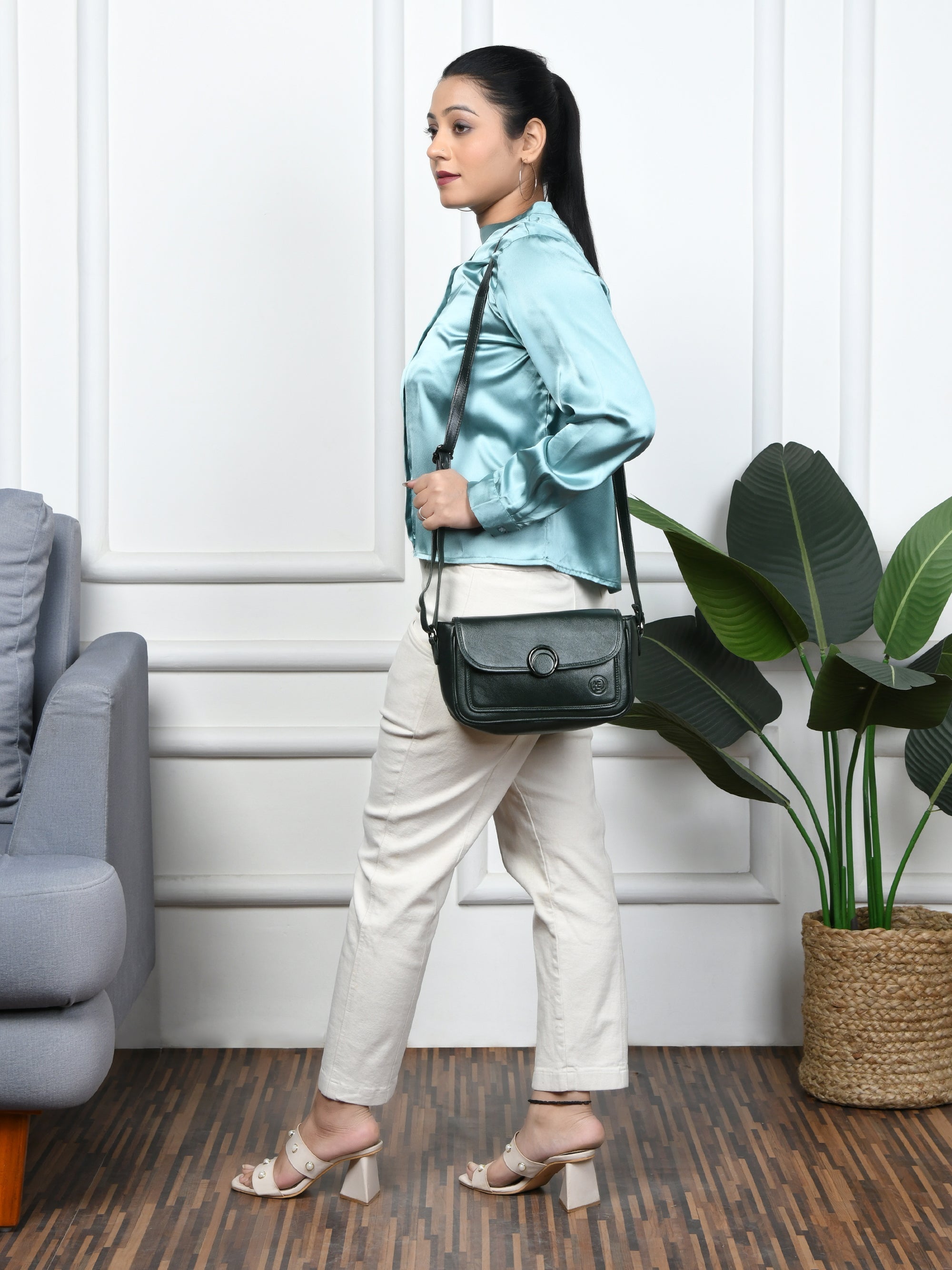 Verdant Elegance Women's Leather Handbag - Rich Green