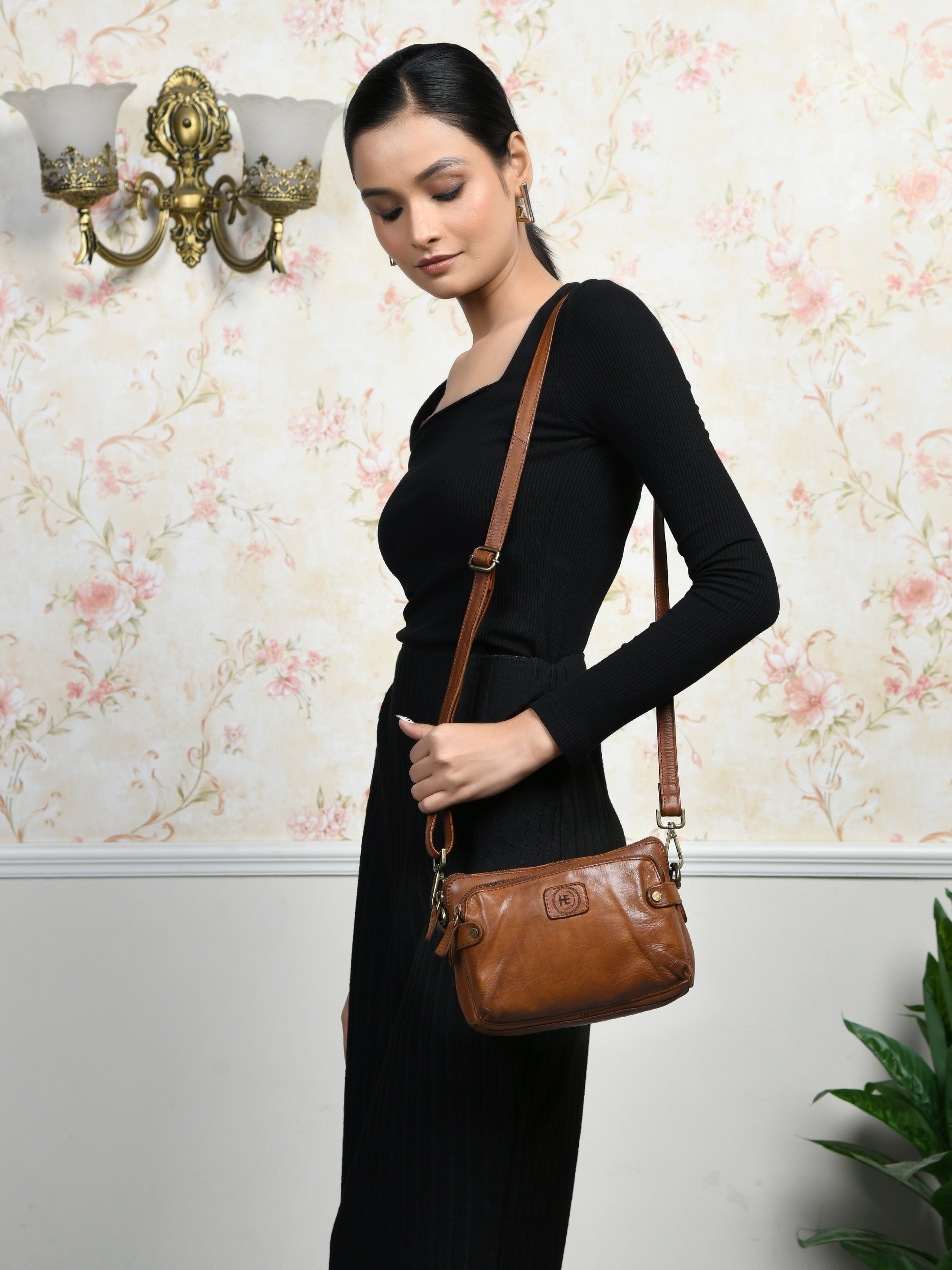 Classic Cognac Leather Women's Handbag - Maroon colour