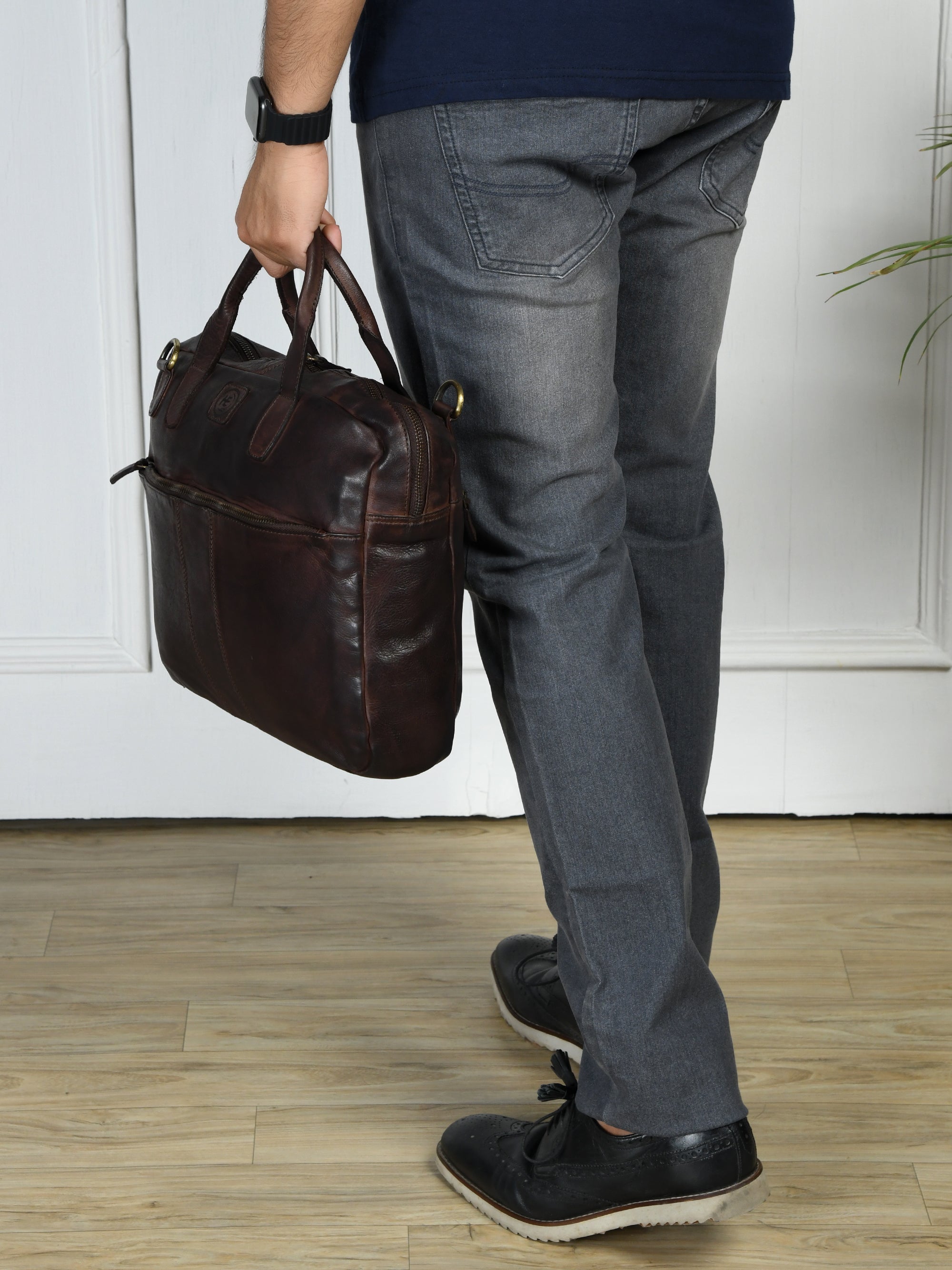 Voyager Premium Leather Laptop Bag - Espresso brown