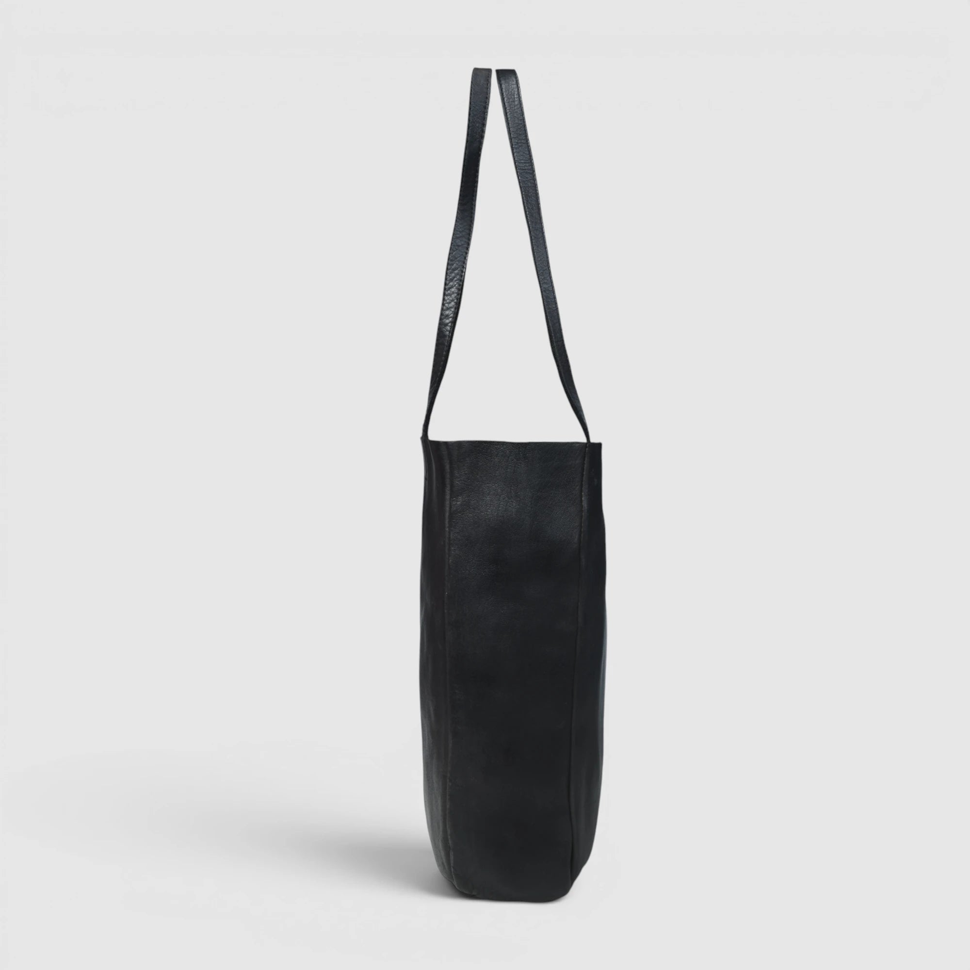 Hestern Midnight Classic Women’s Leather Tote - Black color