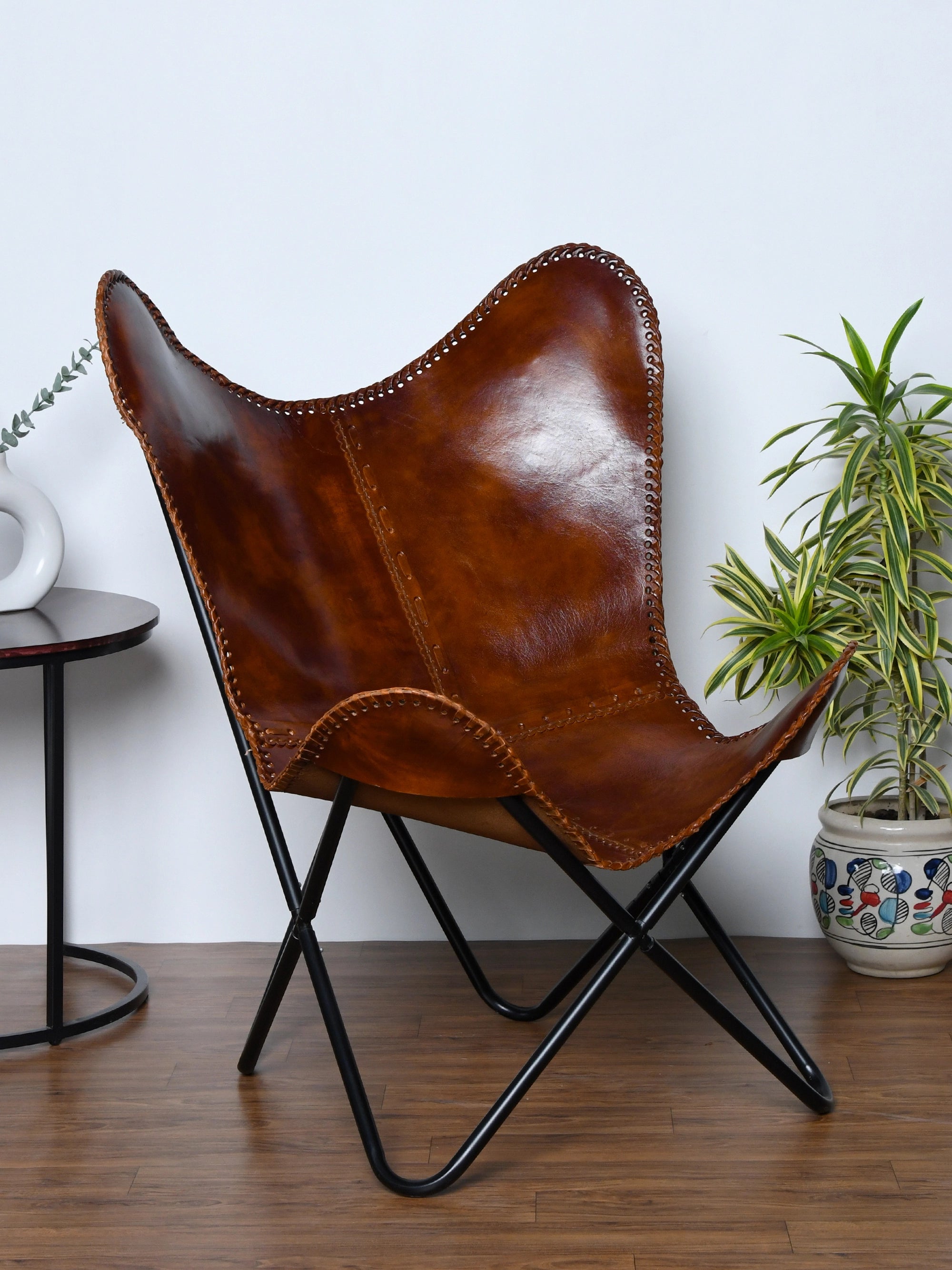Hestern Maverick Buffalo Leather Butterfly Chair – Black Frame