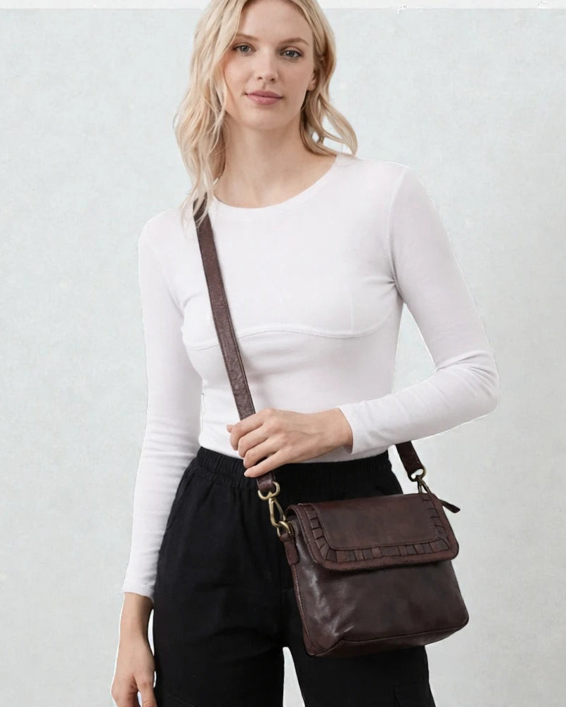 Verdant Crossbody Women's Leather Handbag - Maroon colour