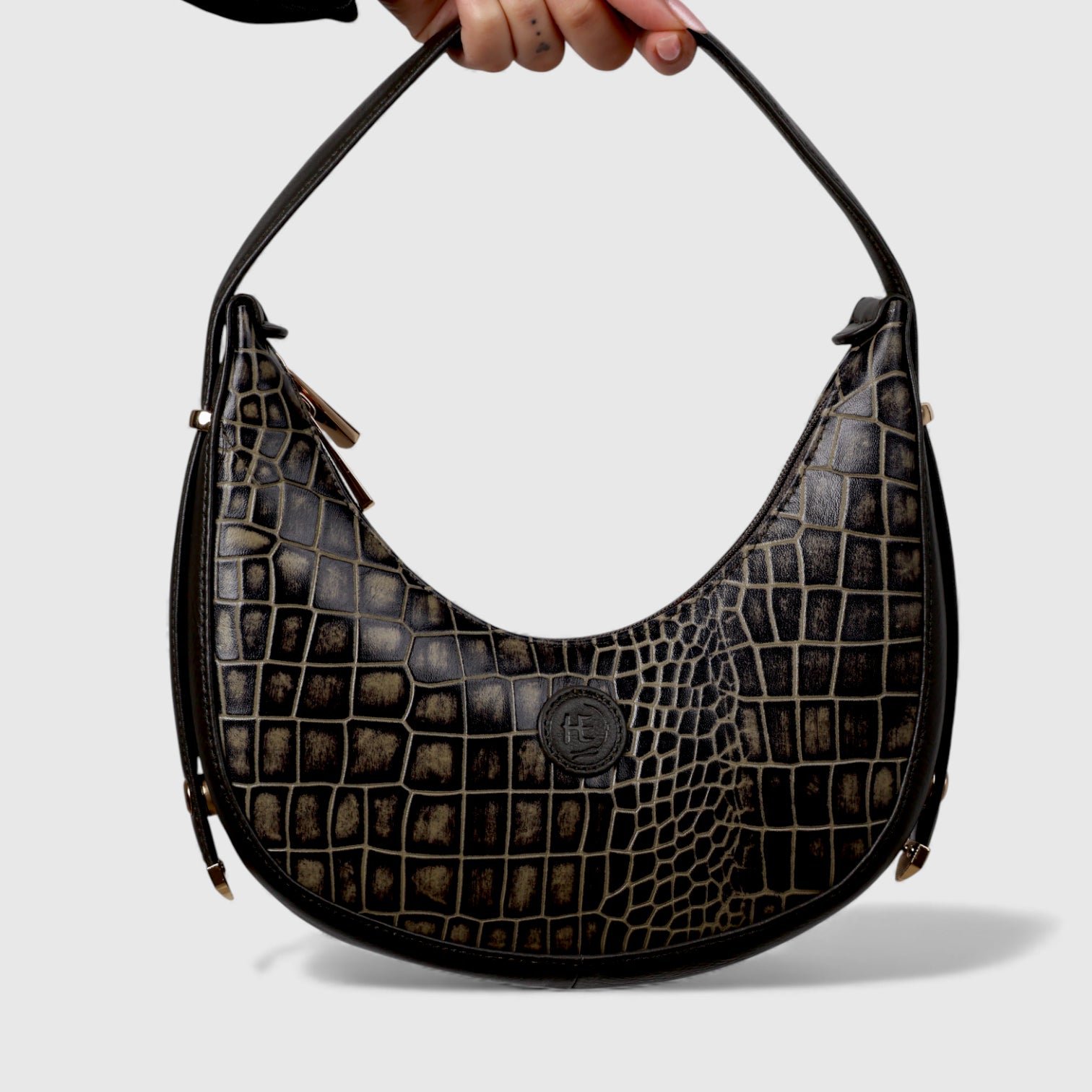 Noir Croco Vintage Crescent Shoulder Bag – Red Colour